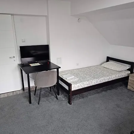 Hostel Akvarius Ni